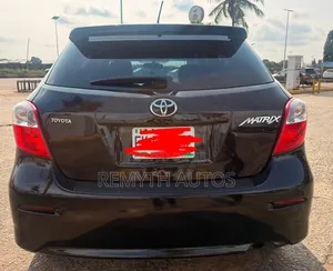 Toyota Matrix Hatchback FWD (1.8L 4cyl 5M) 2009 Black