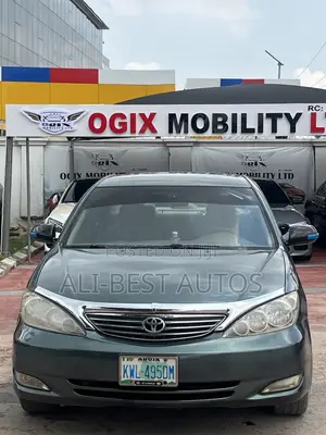 Toyota Camry 2004 Green