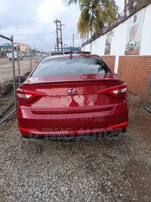 Hyundai Sonata SE 4dr Sedan (2.4L 4cyl 6A) 2015 Red