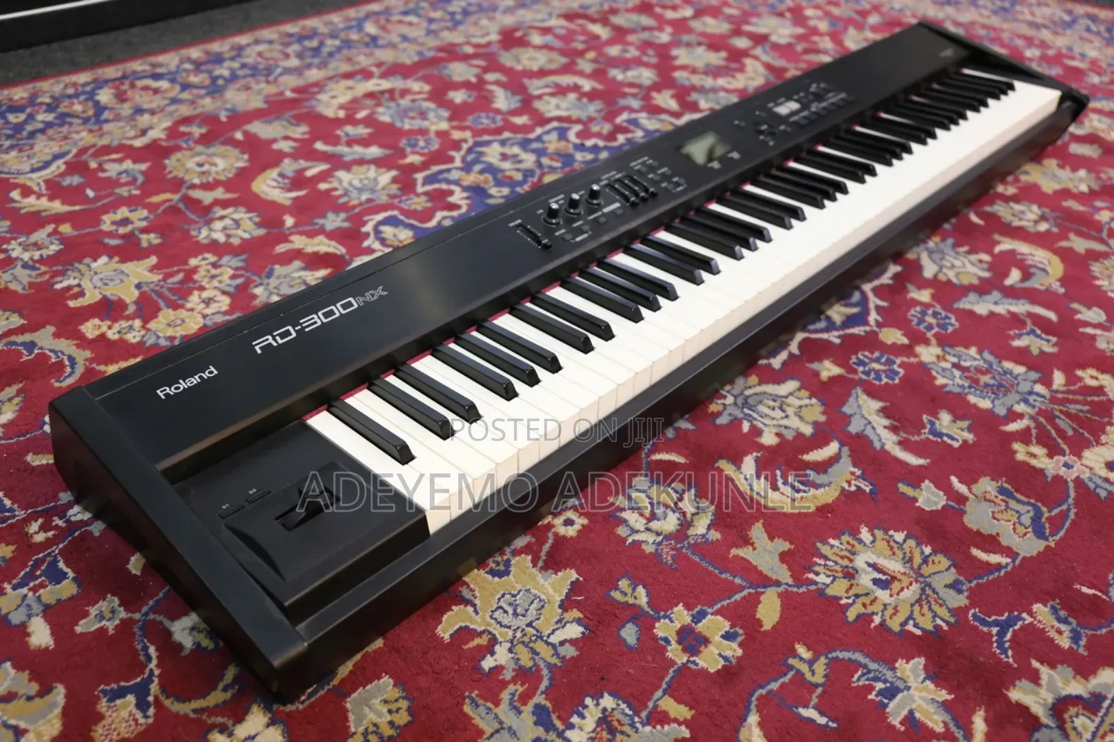 RENT 7 Octave ROLAND RD 300NX Keyboard / Piano