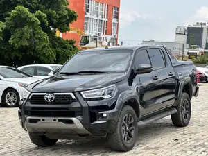 Toyota Hilux 2024 Black