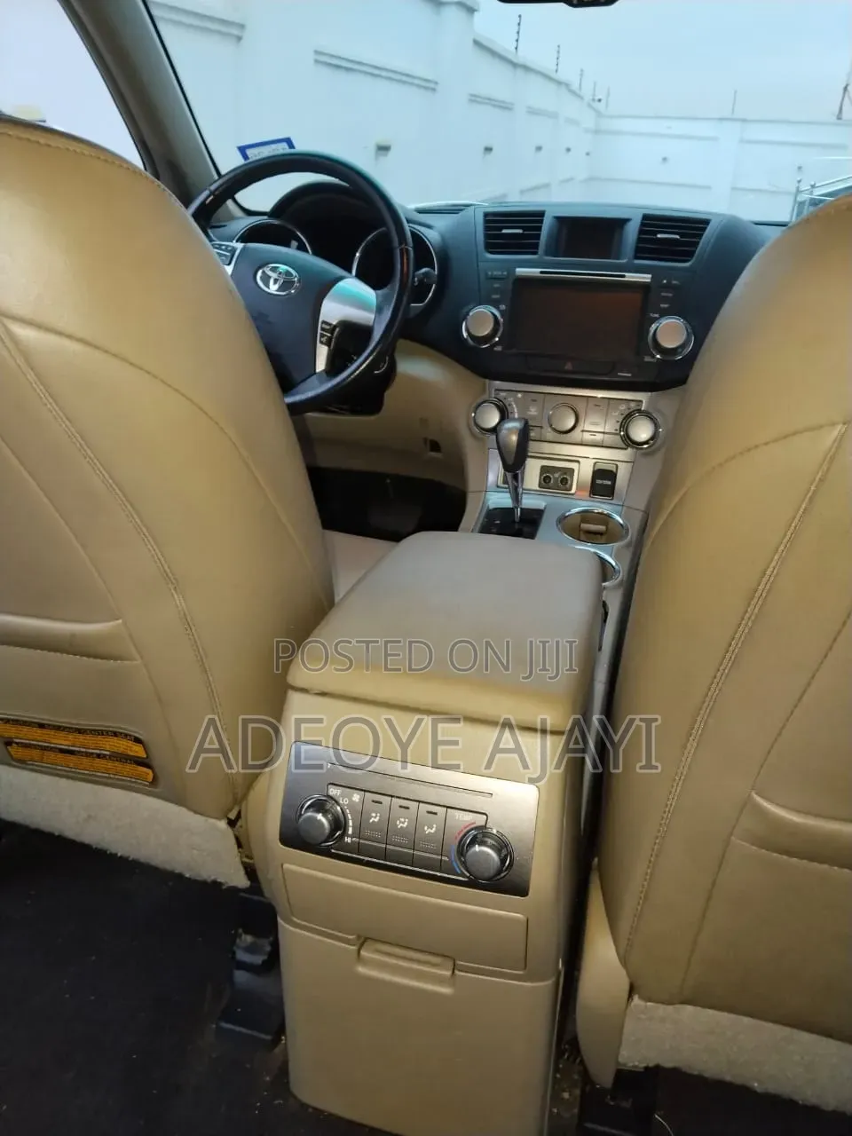Toyota Highlander 2012 Gold