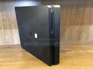 Playstation 4 Slim