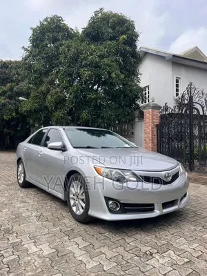 Toyota Camry SE 4dr Sedan (2.5L 4cyl 6A) 2013 Gray