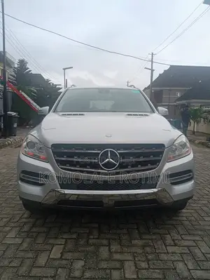 Mercedes-Benz M Class ML350 4dr SUV (3.5L 6cyl 7A) 2014 Silver