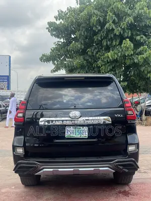 Toyota Land Cruiser Prado 2015 Black