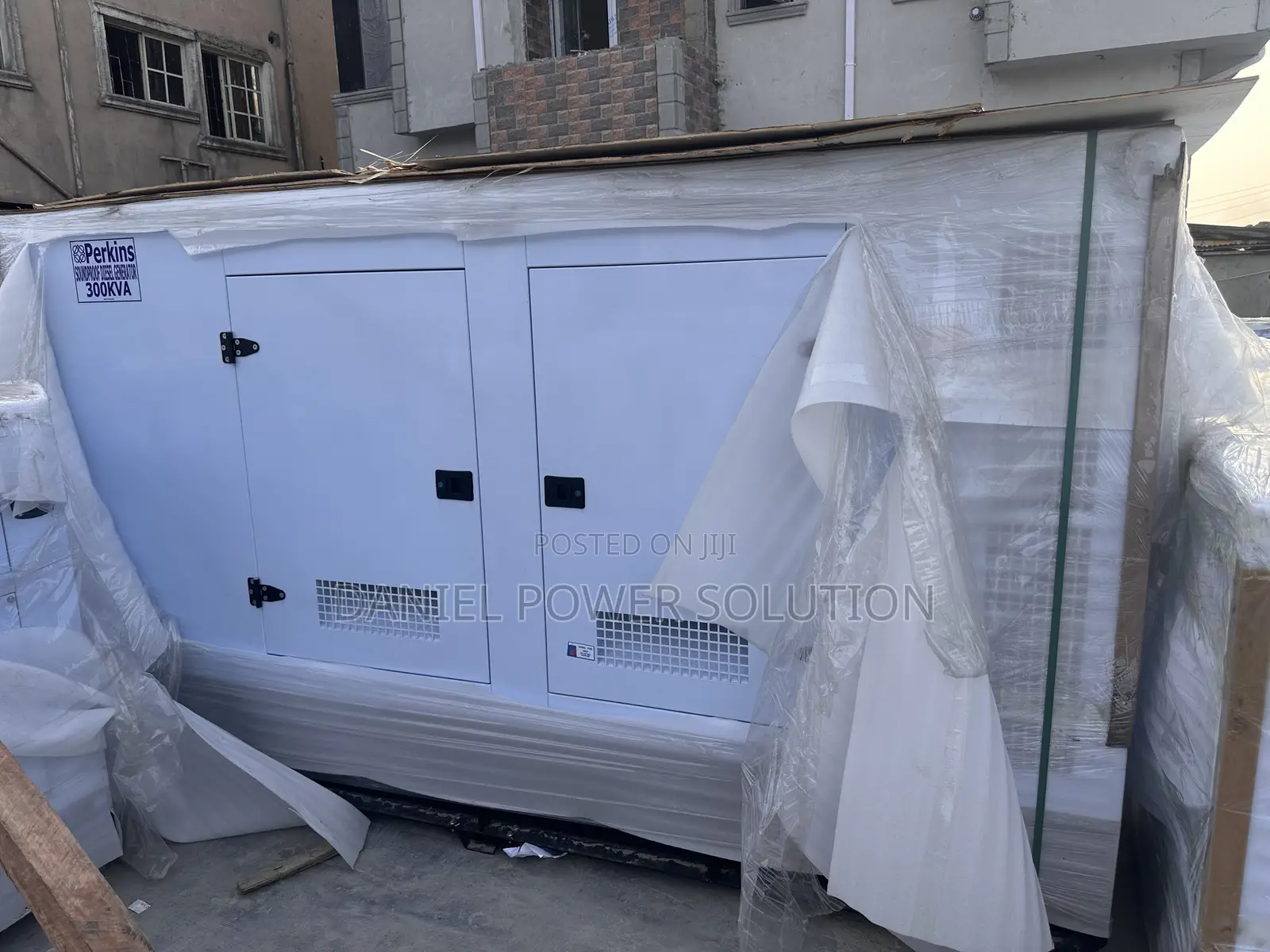 300kva Perkins Sp-300 Soundproof Diesel