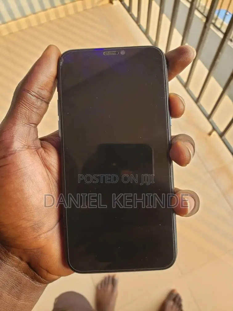 Apple iPhone 11 Pro 64 GB Gray