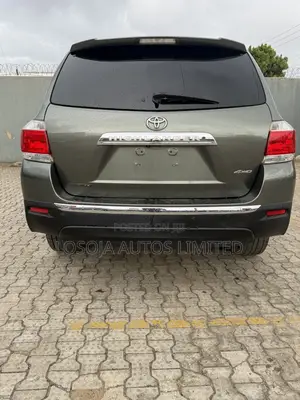 Toyota Highlander Limited 2012 Gray