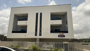 3bdrm Townhouse / Terrace in Admiralty Court, Asokoro for rent