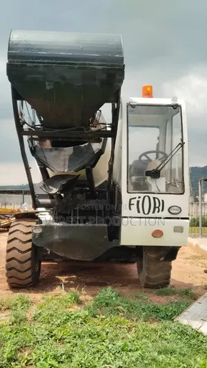 Self Load Mobile Concrete Mixer