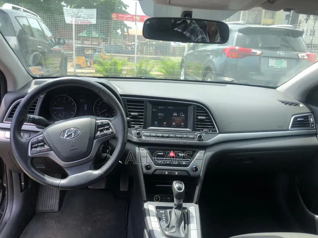 Hyundai Elantra 2017 Black
