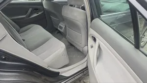 Toyota Camry LE 4dr Sedan (2.5L 4cyl 6AM) 2010 Gray