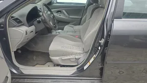 Toyota Camry LE 4dr Sedan (2.5L 4cyl 6AM) 2010 Gray