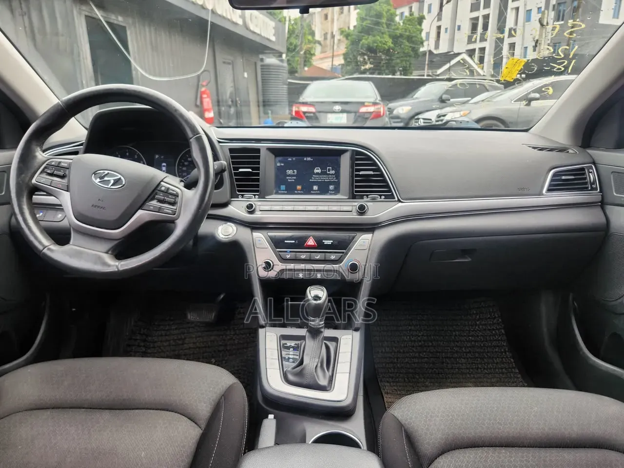 Hyundai Elantra 2018 White