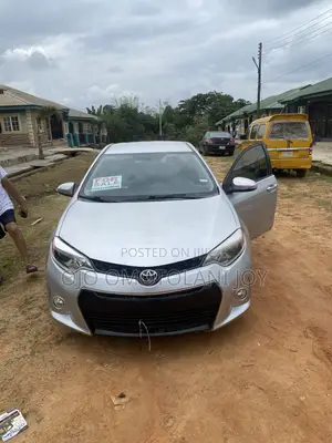 Toyota Corolla LE 4dr Sedan (1.8L 4cyl CVT) 2016 Silver