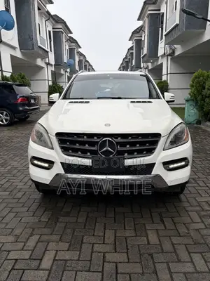 Mercedes-Benz M Class ML350 4MATIC 4dr SUV AWD (3.5L 6cyl 7A) 2014