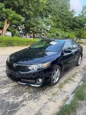 Toyota Camry SE 4dr Sedan (2.5L 4cyl 6A) 2013 Black