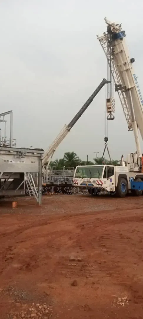 160 Ton Terrex Crane