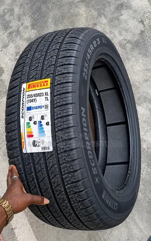 255/45r23/255/40r23 // Pirelli Tyres for Rolls-Royce