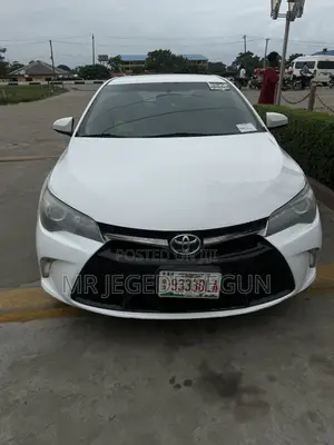 Toyota Camry 2016 White