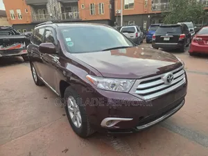 Toyota Highlander SE 2012 Burgundy