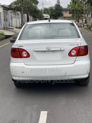 Toyota Corolla 2004 White
