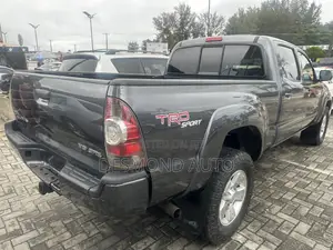Toyota Tacoma Double Cab V6 Automatic 2010 Gray