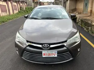 Toyota Camry LE 4dr Sedan (2.5L 4cyl 6A) 2016 Gray