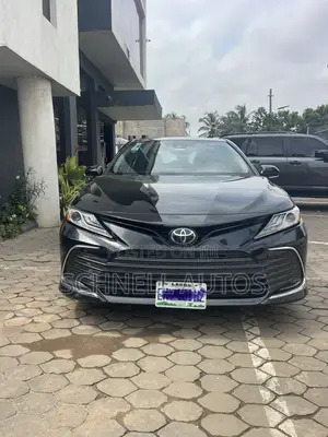 Toyota Camry SE 2022 Black