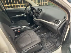 Dodge Caravan 2015 White