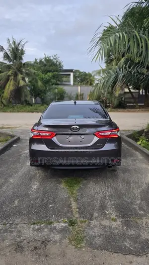 Toyota Camry 2018 Gray