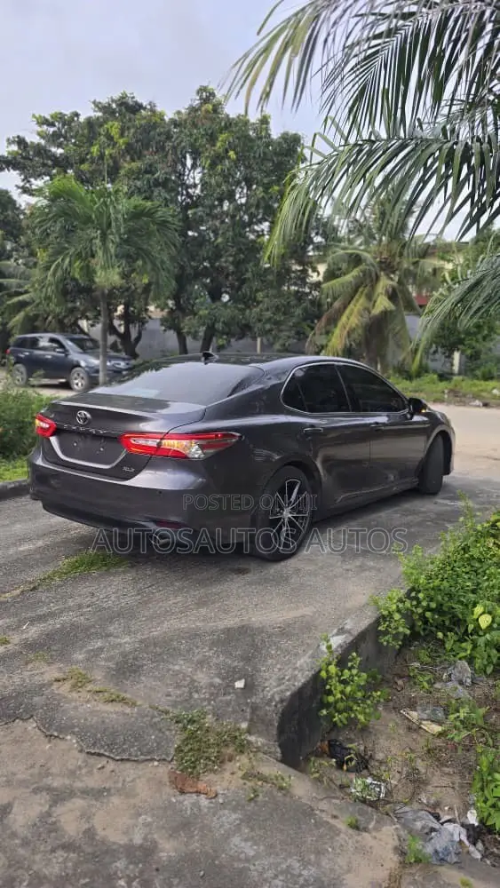 Toyota Camry 2018 Gray