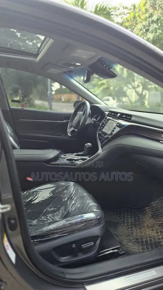 Toyota Camry 2018 Gray