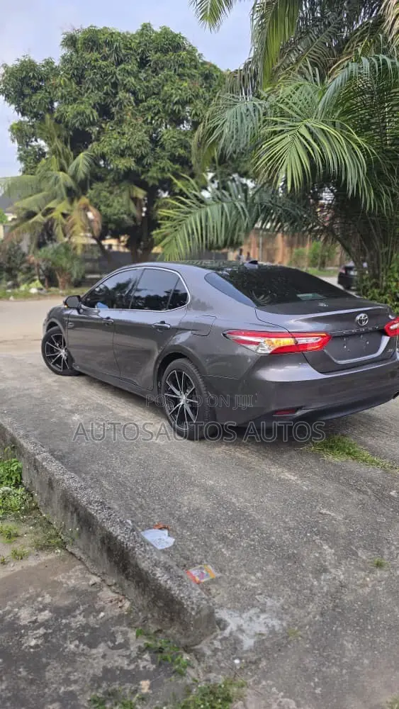 Toyota Camry 2018 Gray