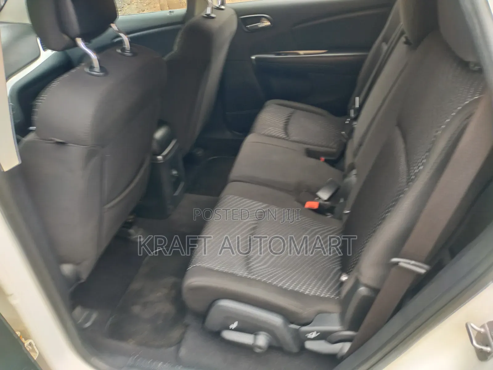Dodge Caravan 2015 White