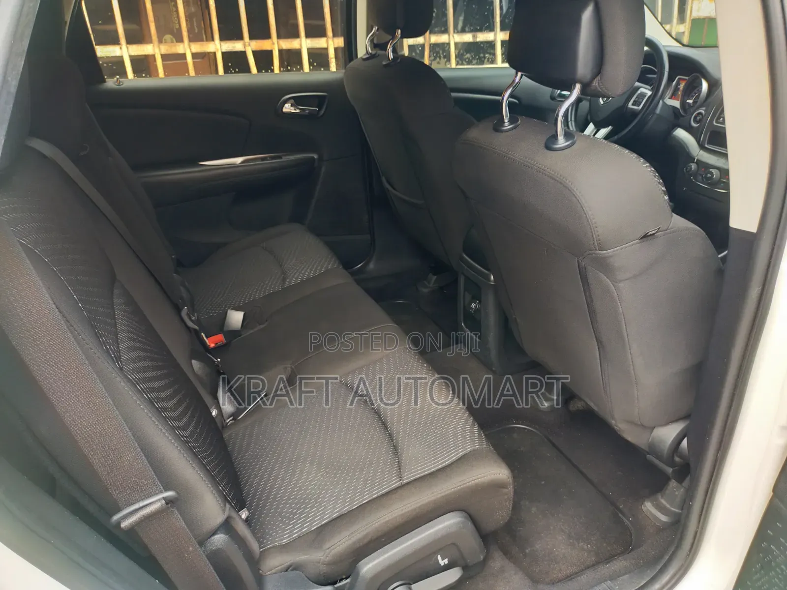 Dodge Caravan 2015 White