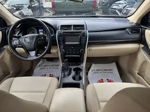 Toyota Camry LE 4dr Sedan (2.5L 4cyl 6A) 2016 Gold