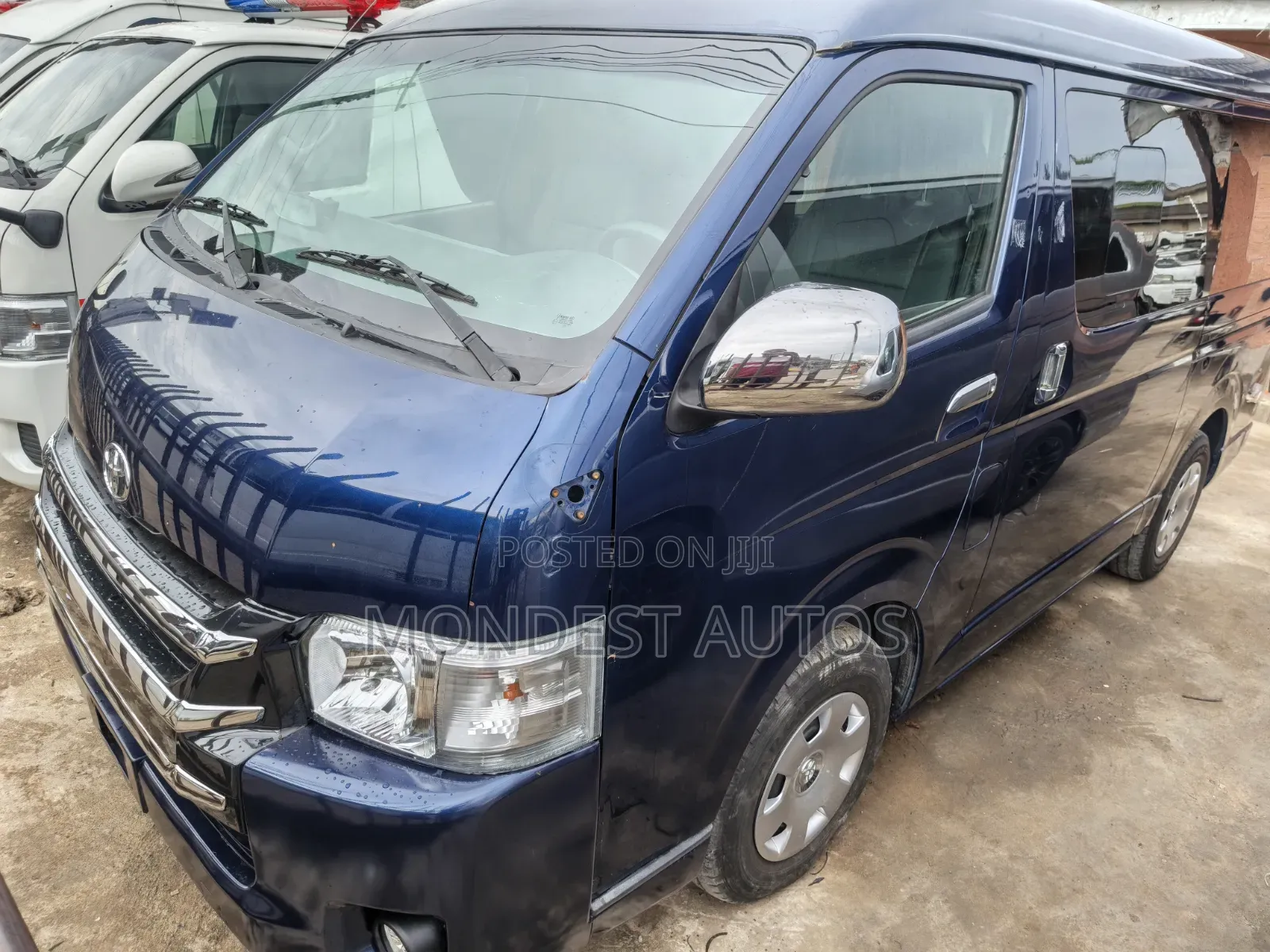 Toyota HiAce 2016 Blue
