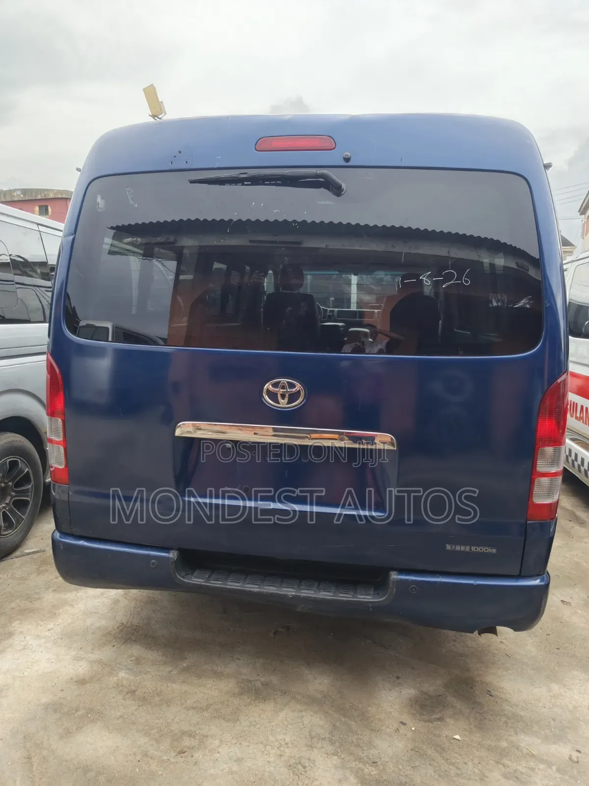 Toyota HiAce 2016 Blue