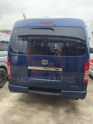 Toyota HiAce 2016 Blue