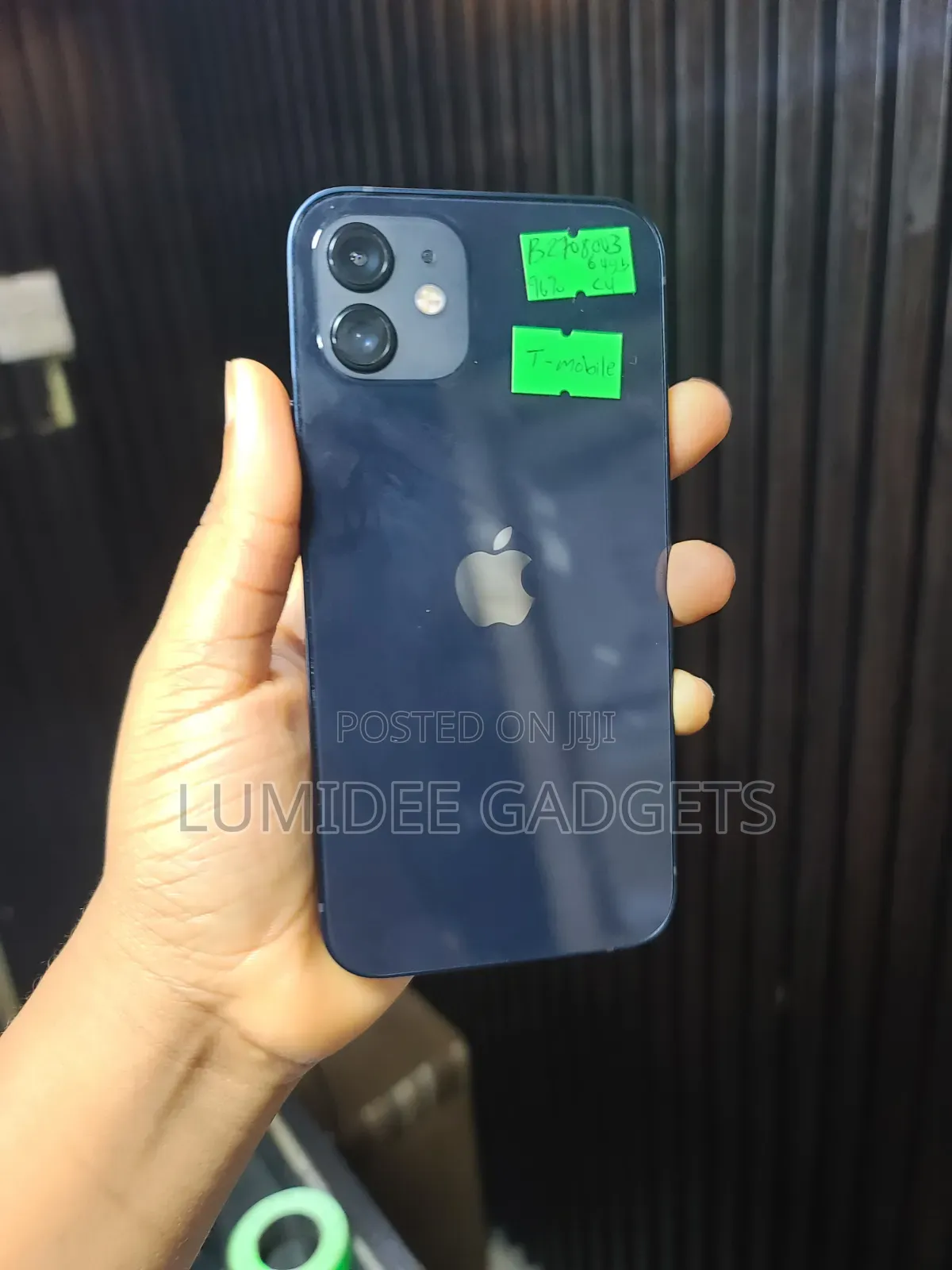 Apple iPhone 12 64 GB
