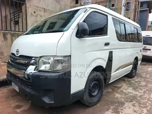 Toyota HiAce 2010 White