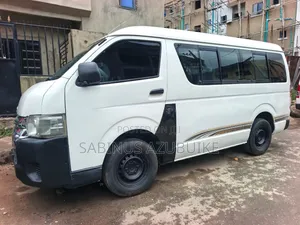 Toyota HiAce 2010 White