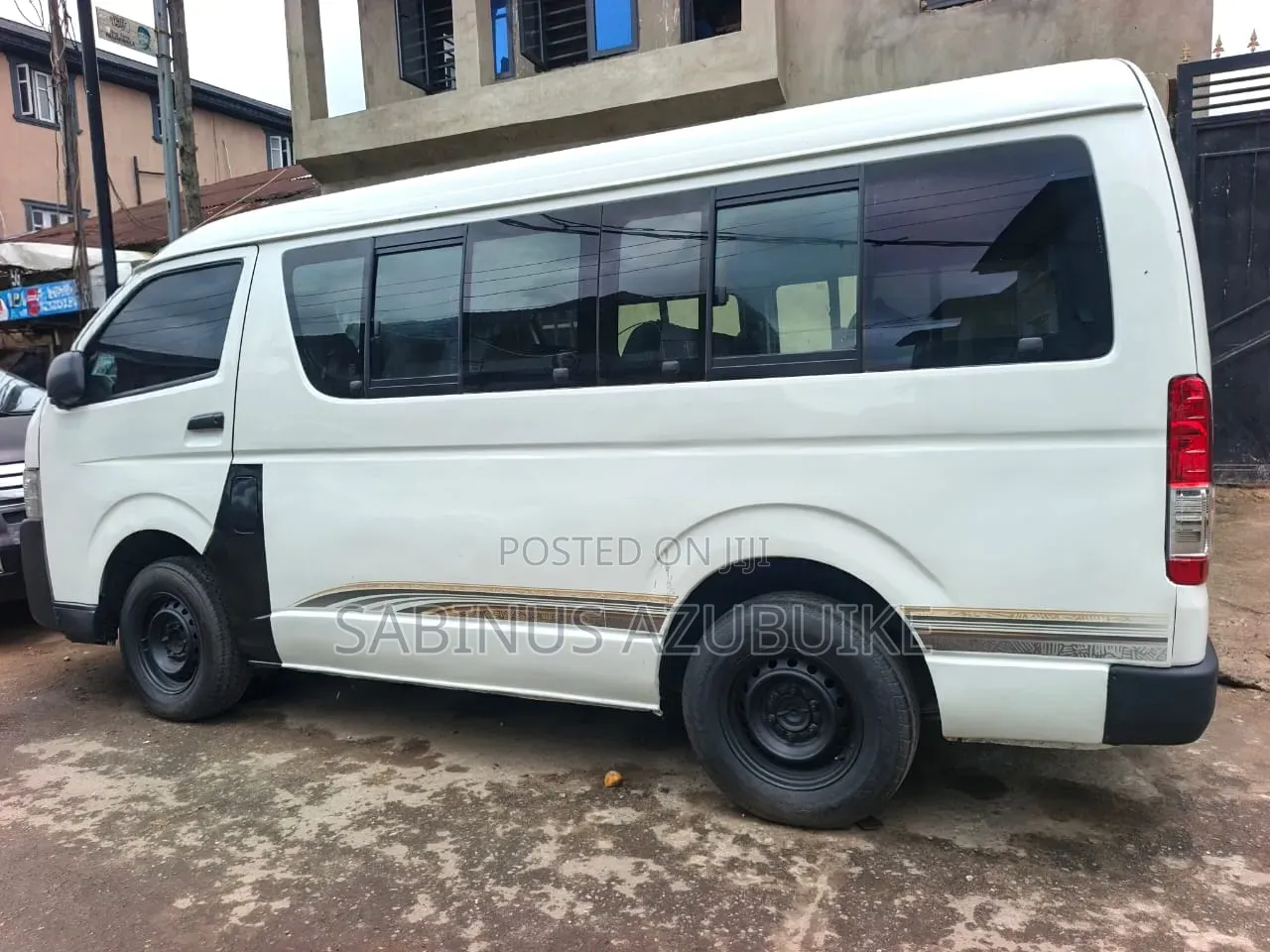 Toyota HiAce 2010 White