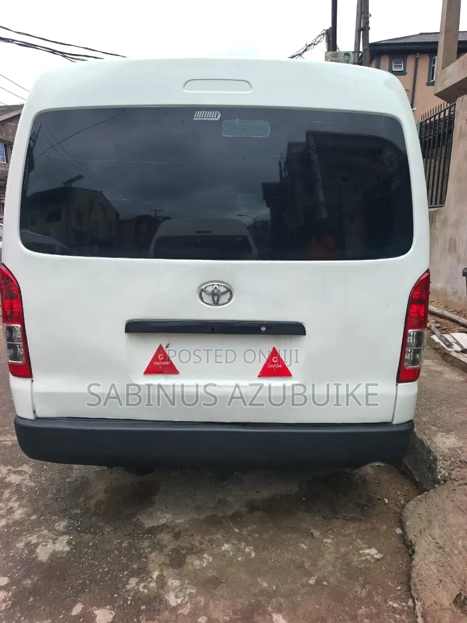 Toyota HiAce 2010 White