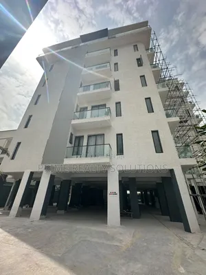 3bdrm Apartment in Lekki Phase 1 for sale