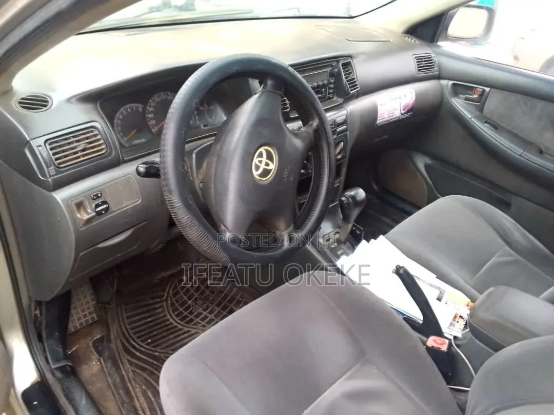 Toyota Corolla 2004 Gold