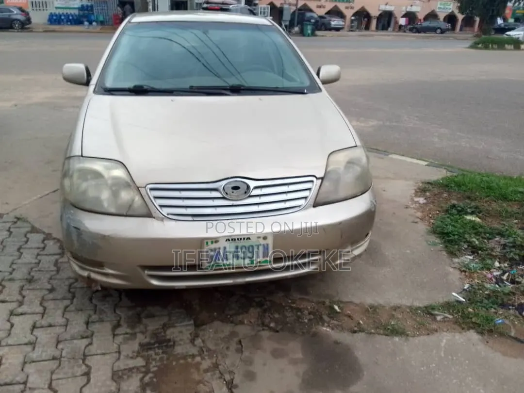 Toyota Corolla 2004 Gold