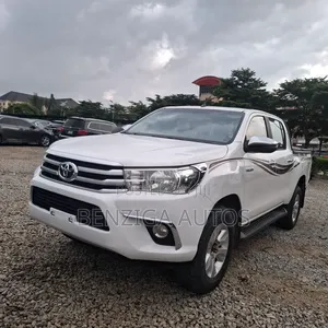 Toyota Hilux 2019 White